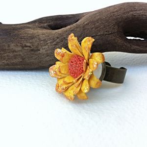 Chunky Flower Ring in Yellow