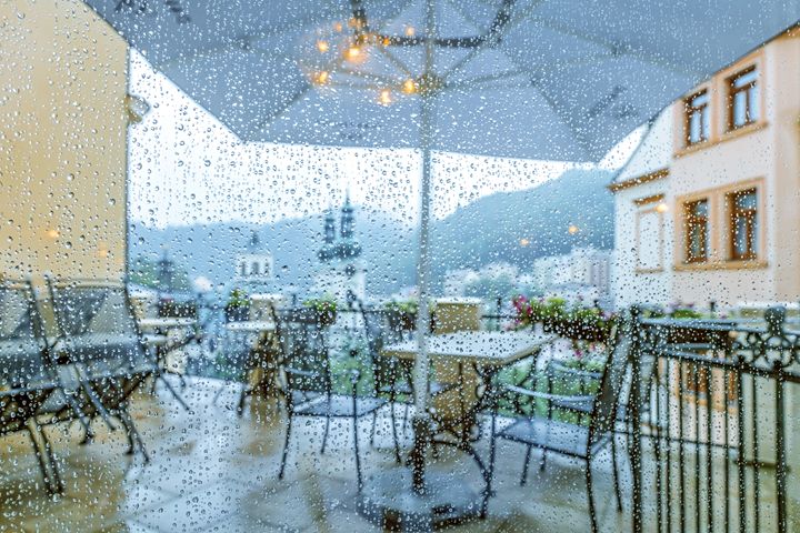 Rain outside the window - DLidiya