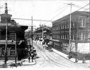 Looking west up 9th Street 1902