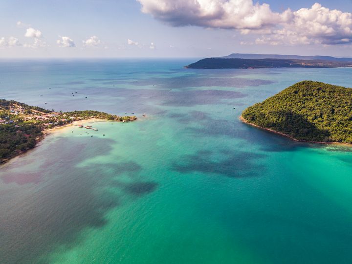 Two islands collide - James Green