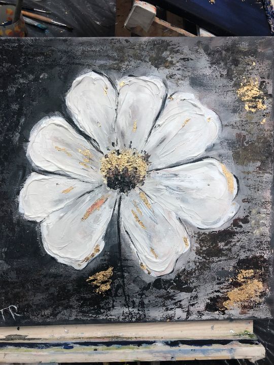 White flower - Tati