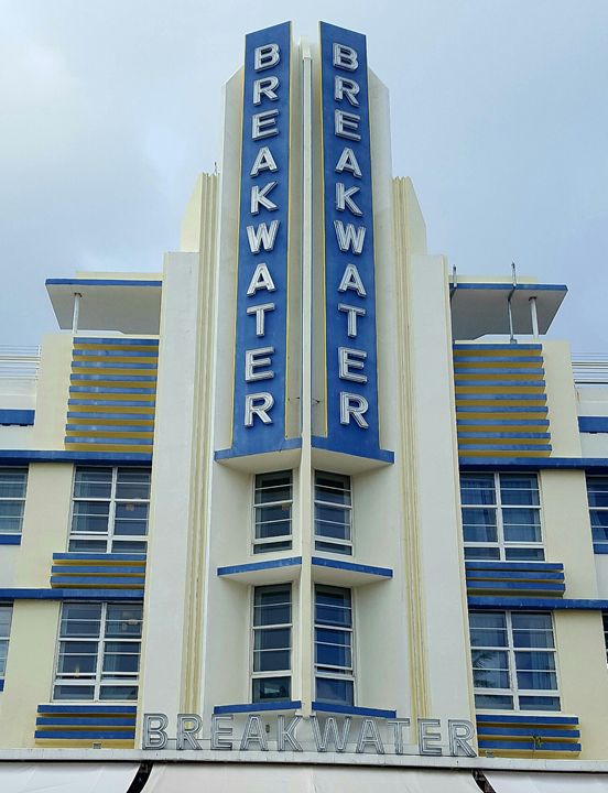 Breakwater Hotel - South Beach, Miami Art