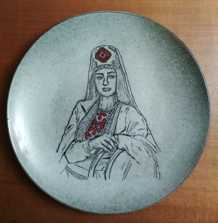 Handmade ceramic plate - arthuris