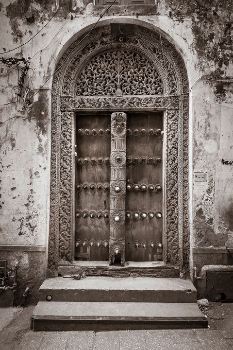 Zanzibar Stories & History: The Arab Doors of Stone Town