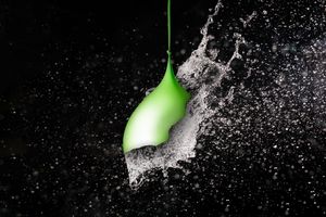 Green balloon pops - Sotiriadis Giannis