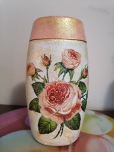Roses jar