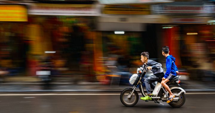 Hanoi Motorbike Kids - Wingo Visual Arts