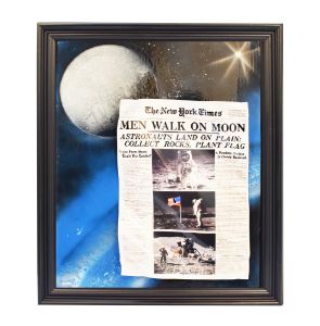 THE NEW YORK TIMES - MEN ON MOON