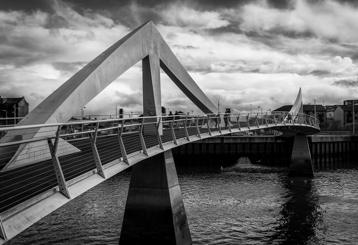Squiggly Bridge - Pete Diako