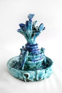 Fountain with bird and flowers - Rossana Leonardi Sculpture