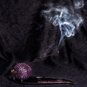 Apple incense stick holder - Stela Ceramics