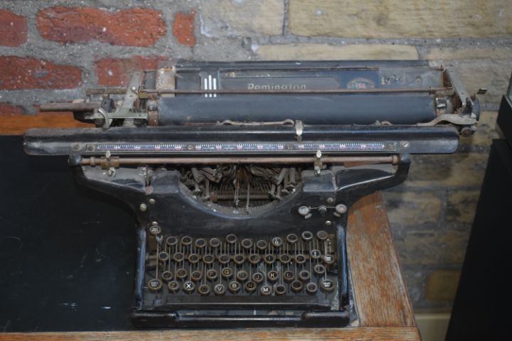 Vintage Typewriter - The Artful Rambler