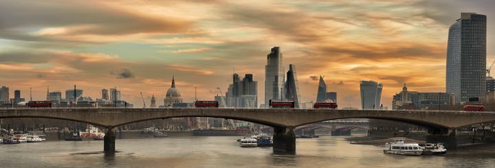 Waterloo Bridge at sunrise - Gem Photography