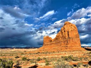 Gigantic Monument in Arches Park - Rene's Gifts