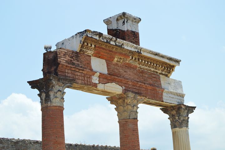 Collonaded Portico at Pompeii - Hankins Gallery