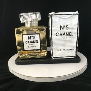 Crushed Chanel N.5 with box - Norman Gekko - Sculptures & Carvings