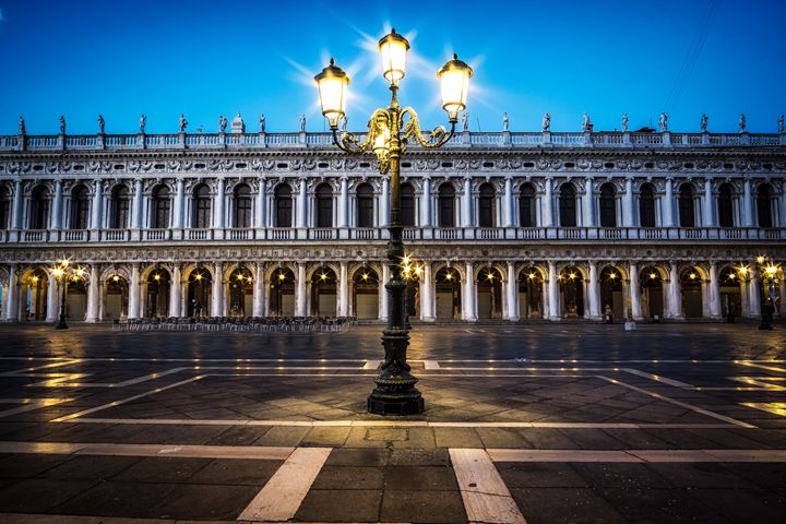 Lights of Saint Mark Square - Aaron Choi Photography