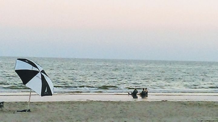 A DAY AT THE BEACH - NEW-PATHFINDER - Digital Art & AI, Landscapes ...