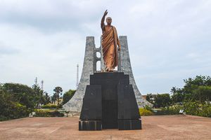Kwame Nkrumah statue - Stephanie Claytor