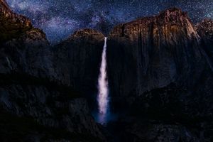 Yosemite at night
