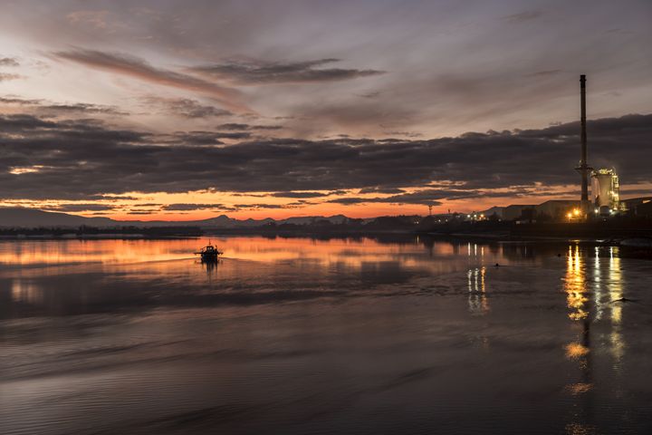 Sunset over the River Forth - Jeremy Lavender Photography