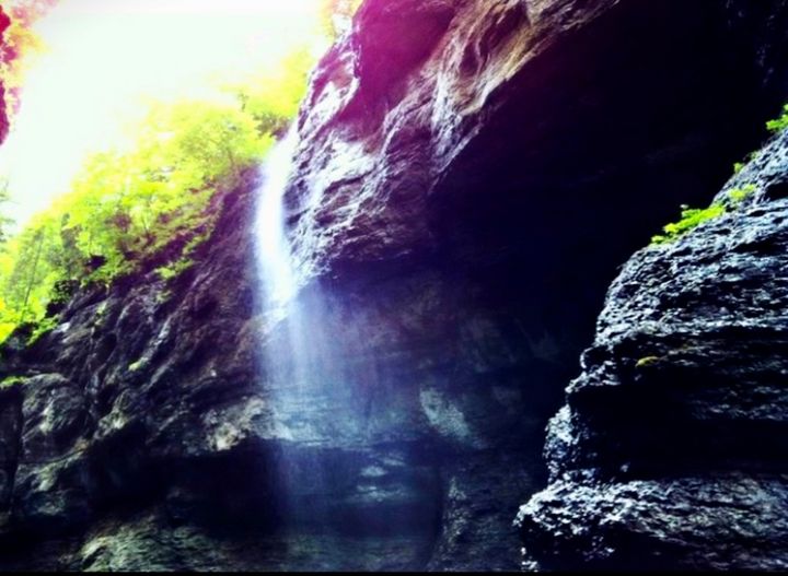 Waterfall in cave - Bailie