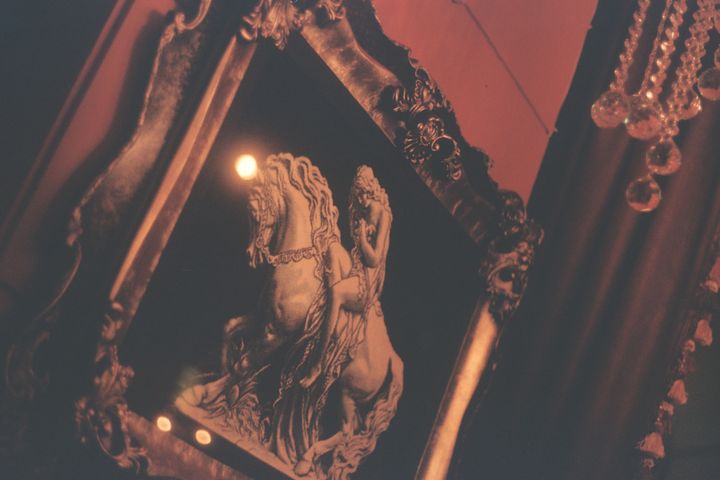 Lady Godiva in a frame - vestermarea