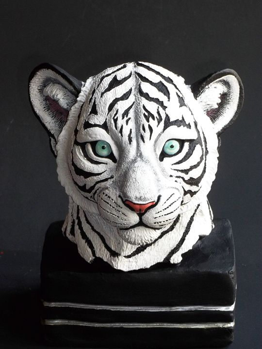 Realistic white tiger cub bust Alvar's gallery Sculptures