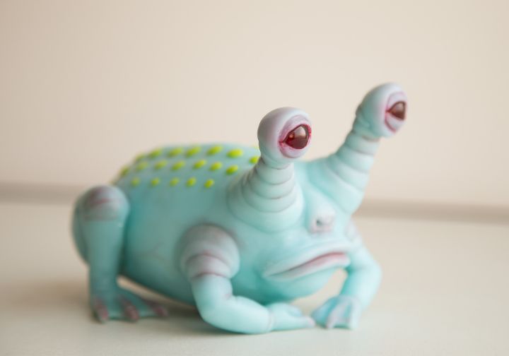 Alien Frog - Ivan Grodzensky - Sculptures & Carvings, Animals