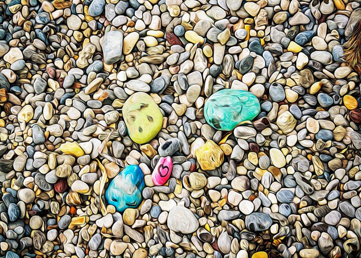 Painted stones on a beach - sergiopazorama