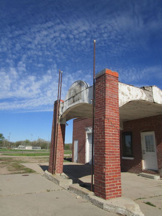 Old Gas Station, Amherst, NE Ward Love's Red Bear Gallery