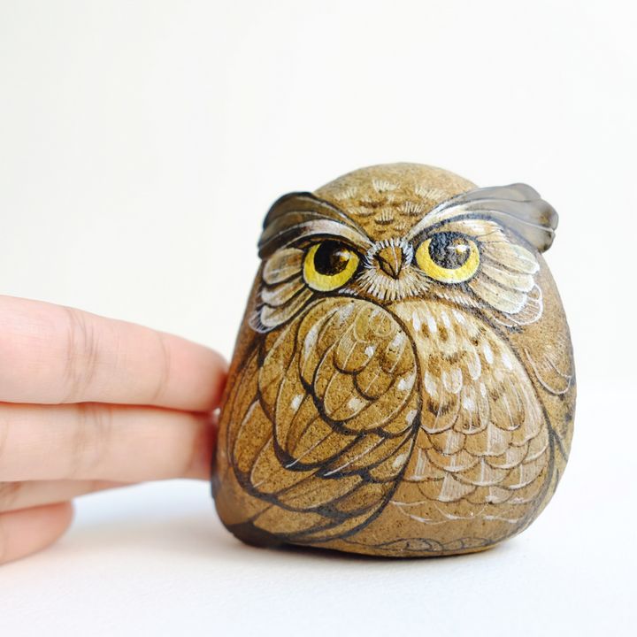 stone art painting owl