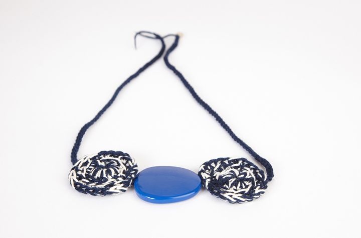Crochet and blue bead - Voilàrt by NADINE