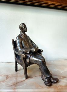Bronze statuette of seated elderly - Miniature Gallery