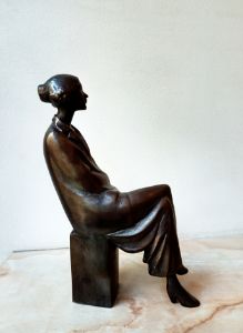 Artistic statue of a young woman