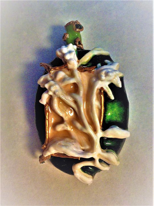 green relief Indian pendant - indianArtOnCanvas