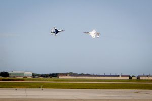 Thunderbirds Fly Head On