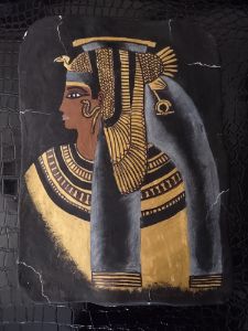 Egyptian Queen Cleopatra sculpture - Terra Lunas