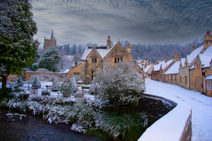 Castle Combe In The Snow Gra z PHOTOS Photography Holidays 