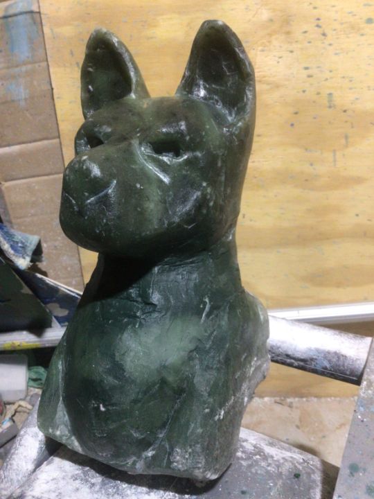 Hand carved stone sculpture “DOG” - Lynes&Art