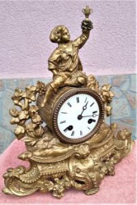 francuski barokni sat sa figurom