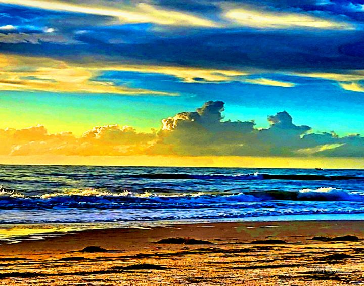 St Pete beach waves 3 - Mark Goodhew Photography