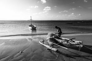 Malagasy fisherman - Pierre-Yves Babelon