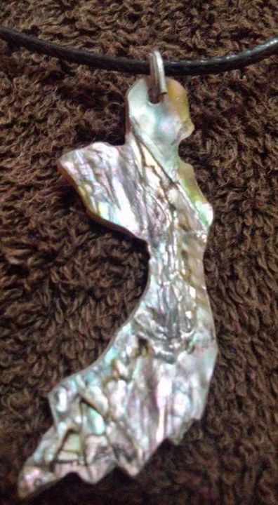 HAND CARVED ABALONE ANGEL PENDENT - Islandtreasures247