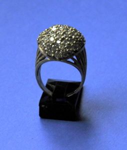 14K  Gold Ring Cz stones