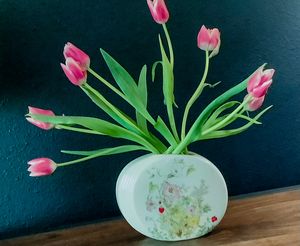 Tulip Ikebana