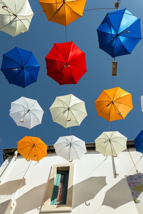 Umbrella street - Renato Navarro Photography