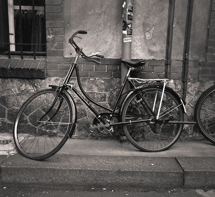 Dresdenn: bike against wall - Ron Greer Photography