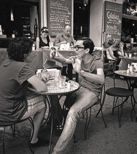 Berlin: Kreutzberg, street cafe