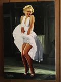 Marilyn Monroe's skirt blowing - sta